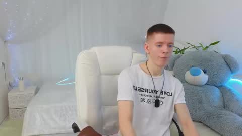 Snapshot of kireev_ chatting on March 7, 7:08 am    online show from March 7, 7:08 am
