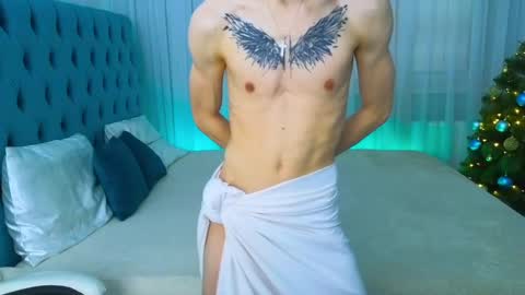 Snapshot of kireev_ chatting on December 17, 9:28 am    online show from December 17, 9:28 am