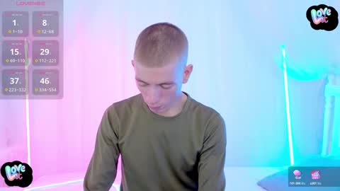 Snapshot of kireev_ chatting on October 9, 9:14 am    online show from October 9, 9:14 am