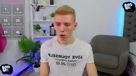 Snapshot of kireev_ chatting on February 15, 7:06 am    online show from February 15, 7:06 am