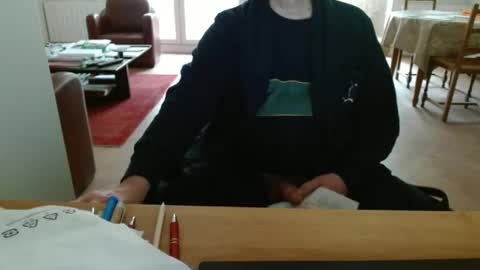 kisslog1 online show from April 12, 3:35 pm