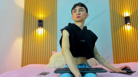 kitty_gill online show from December 28, 11:30 am
