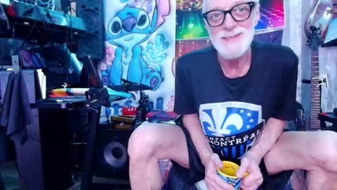 kiveuxmakeu online show from December 21, 5:15 am