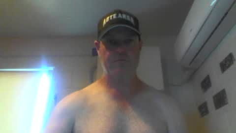 kiwiguy19773 online show from December 8, 11:51 pm