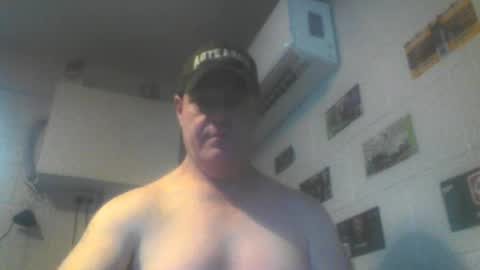 kiwiguy19773 online show from August 10, 1:33 am