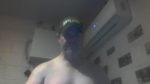 kiwiguy19773 online show from May 25, 6:52 am