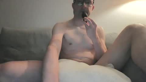 kleinyves online show from January 11, 7:39 pm