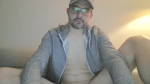 kleinyves online show from April 19, 5:34 pm