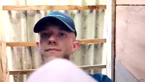 kocsispista03 online show from April 25, 10:07 am