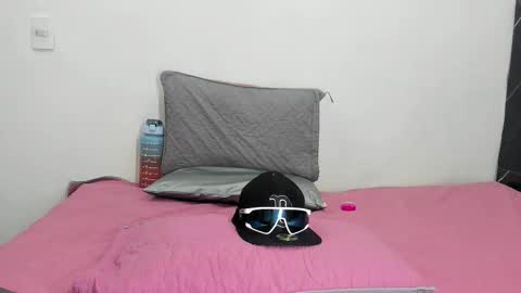 Snapshot of kodda_999 chatting on October 15, 8:27 pm Kodda  online show from October 15, 8:27 pm