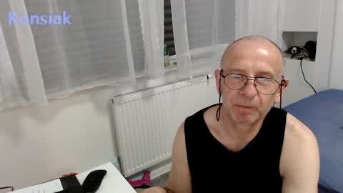 Komsiak online show from May 3, 4:42 pm