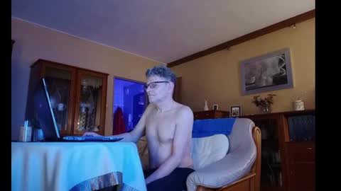 Snapshot of korek24hot chatting on March 8, 1:37 am Korek online show from March 8, 1:37 am