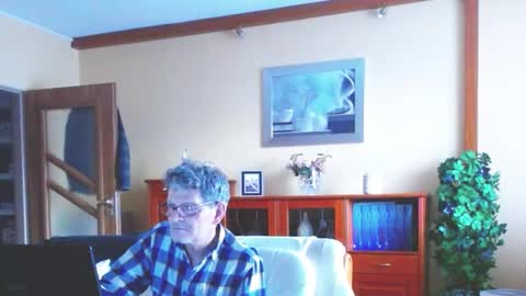 Snapshot of korek24hot chatting on March 3, 4:19 pm Korek online show from March 3, 4:19 pm