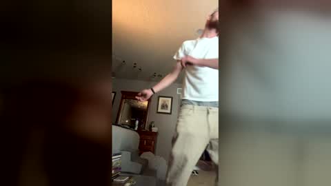 krispyholmes online show from May 28, 7:12 pm