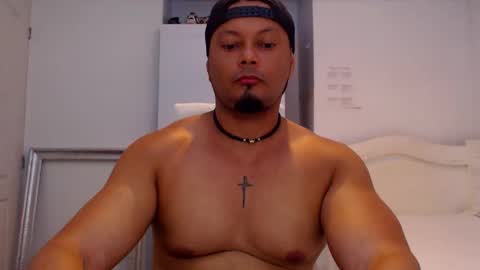 Snapshot of kristian_bi chatting on October 14, 9:44 pm Kristian Mendoza online show from October 14, 9:44 pm