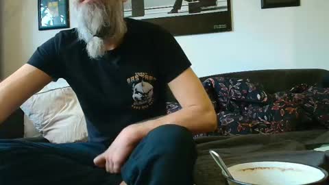 krummersaebel online show from February 14, 9:04 am