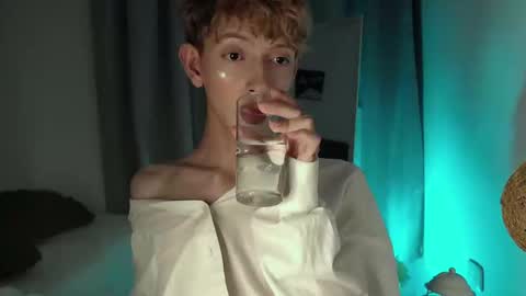 Kyle Cooper online show from December 10, 2:13 am