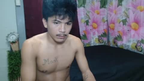 kyle_lourence online show from June 21, 4:07 am