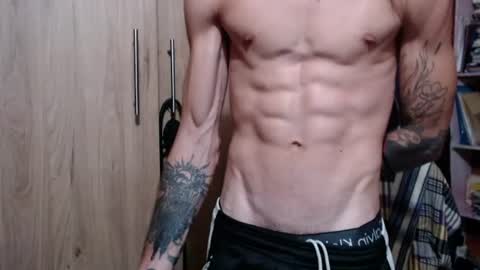 kyleer77 online show from June 17, 8:21 pm
