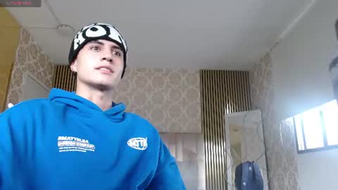 kyler_tay online show from June 15, 11:46 am