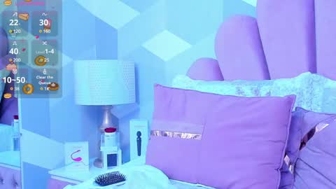 Kylie jl online show from December 13, 1:15 am