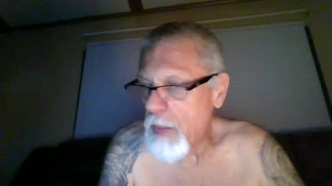 laidbackluxury online show from June 13, 7:50 am