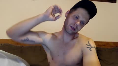 Snapshot of lancehardin chatting on September 25, 12:09 am Lance online show from September 25, 12:09 am