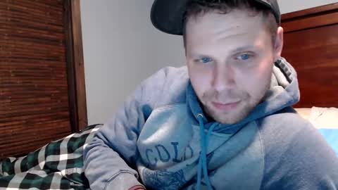 Snapshot of lancehardin chatting on February 3, 12:36 am Lance online show from February 3, 12:36 am