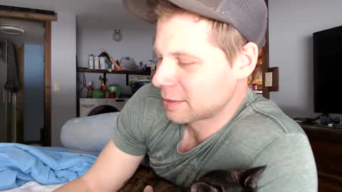 Snapshot of lancehardin chatting on February 25, 3:05 pm Lance online show from February 25, 3:05 pm