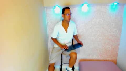 LARRY online show from January 13, 12:42 pm