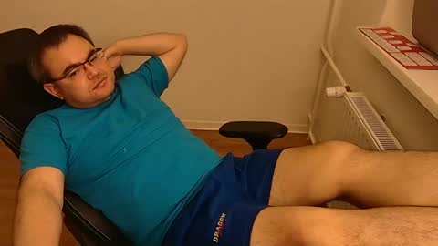 latexboy893 online show from June 28, 9:32 pm
