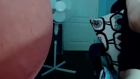 latexchris77 online show from June 9, 6:26 am