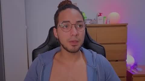  Free OF online show from November 12, 6:30 am