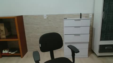 latinmarian online show from May 15, 9:06 am