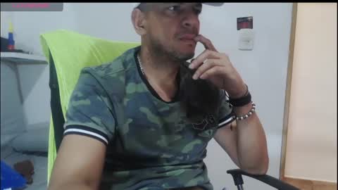 latinmartin254 online show from July 13, 4:31 pm