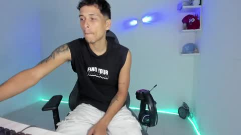 latinoalpha73 online show from April 8, 3:54 pm