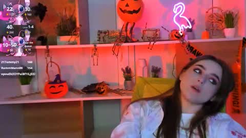 Snapshot of laura_sween chatting on October 29, 2:14 am laura_sween online show from October 29, 2:14 am