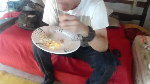 Snapshot of laye19 chatting on March 4, 7:43 pm Laye19 online show from March 4, 7:43 pm