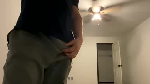 Snapshot of layinlow42 chatting on January 29, 3:44 am layinlow42 online show from January 29, 3:44 am