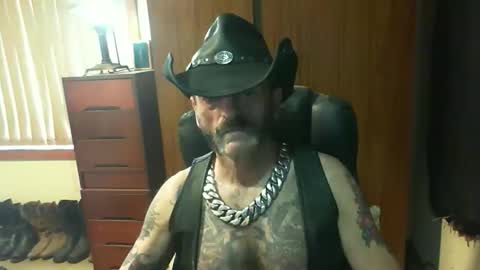 leathergreaser online show from December 16, 9:11 pm