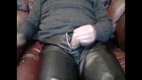 leatherpants68 online show from February 25, 8:32 pm