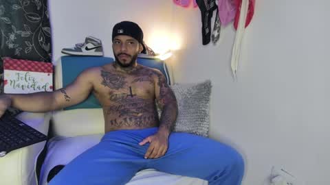 leenar_key online show from February 7, 2:15 pm