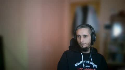 lefrenchiies online show from April 9, 3:18 pm