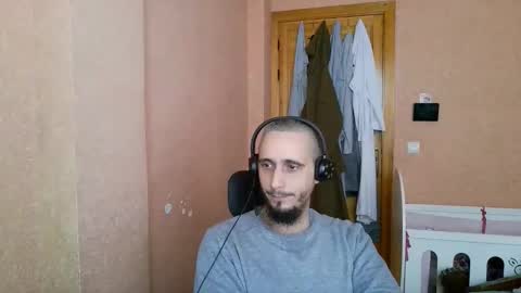 lefrenchiies online show from February 3, 11:26 am