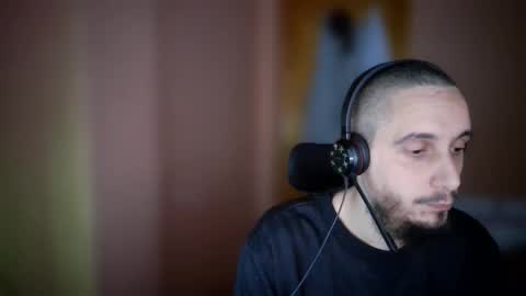 lefrenchiies online show from January 15, 8:18 am