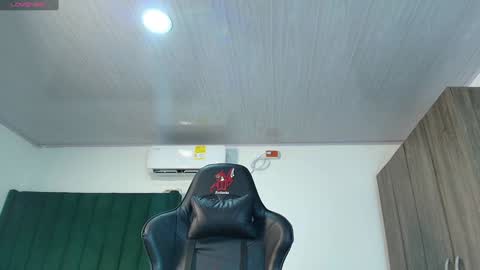 Snapshot of lei_77 chatting on January 9, 7:50 pm  Lei  online show from January 9, 7:50 pm