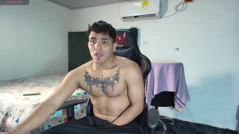 Snapshot of lei_77 chatting on January 13, 9:52 pm  Lei  online show from January 13, 9:52 pm
