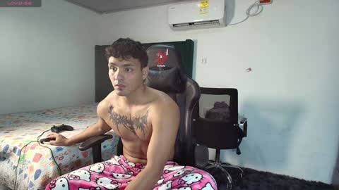 Snapshot of lei_77 chatting on January 24, 6:25 pm  Lei  online show from January 24, 6:25 pm