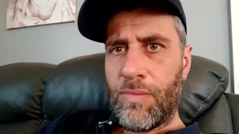 leightimmins001 online show from April 21, 3:40 pm