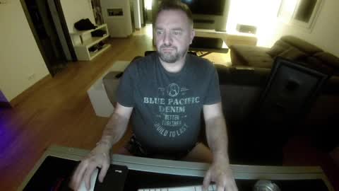 Snapshot of lemouth006 chatting on January 27, 1:26 am Ange online show from January 27, 1:26 am